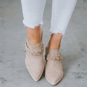 NEW Universal Thread Faux Suede Booties Women's Size 6.5